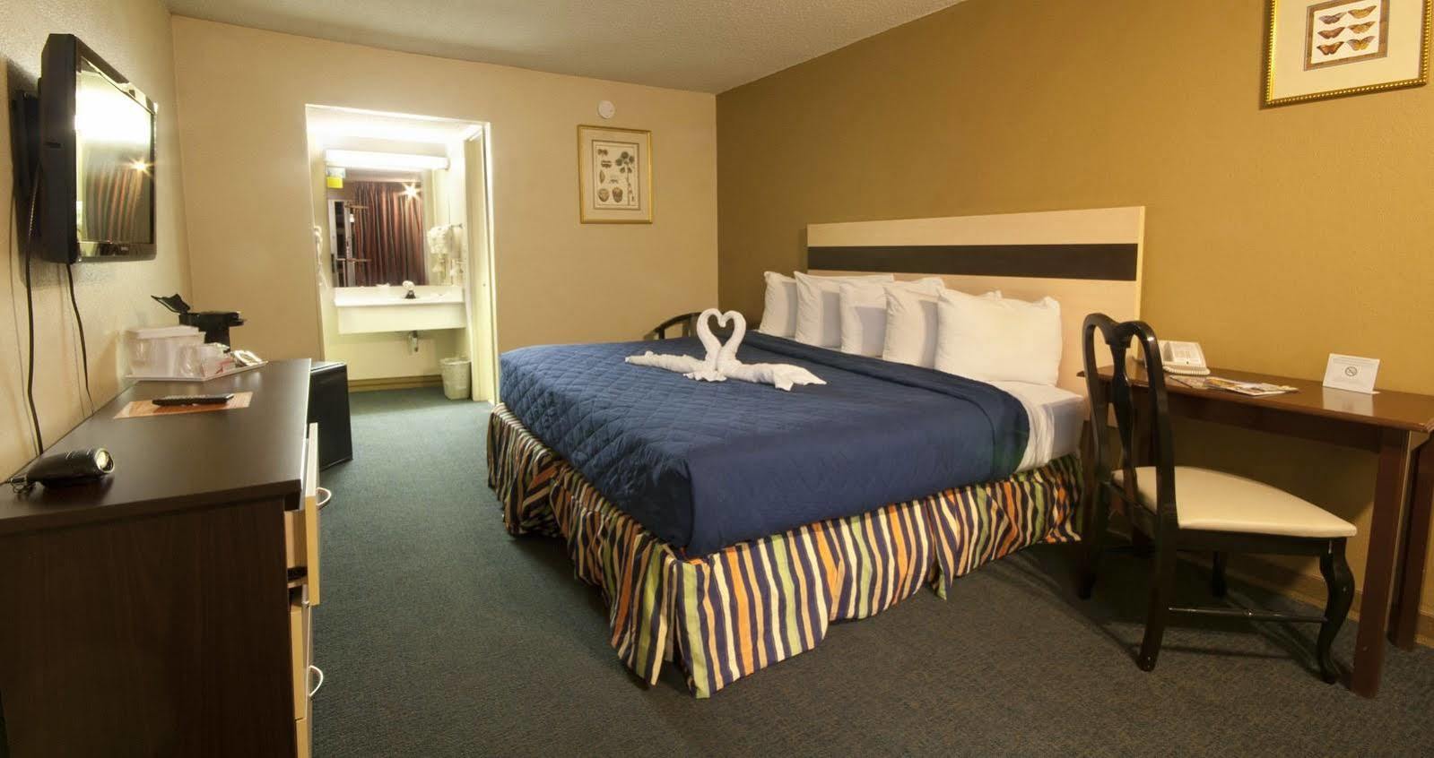 كيسيمي Roomba Inn & Suites At Old Town المظهر الخارجي الصورة